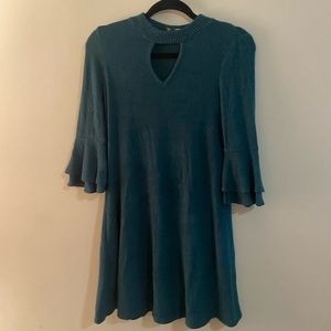 IN green long sleeve dress